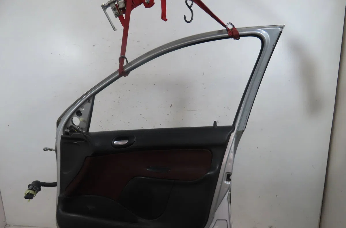 Porte avant droite Peugeot 206 SW (2E-K) 1.6 16v (2002) occasion