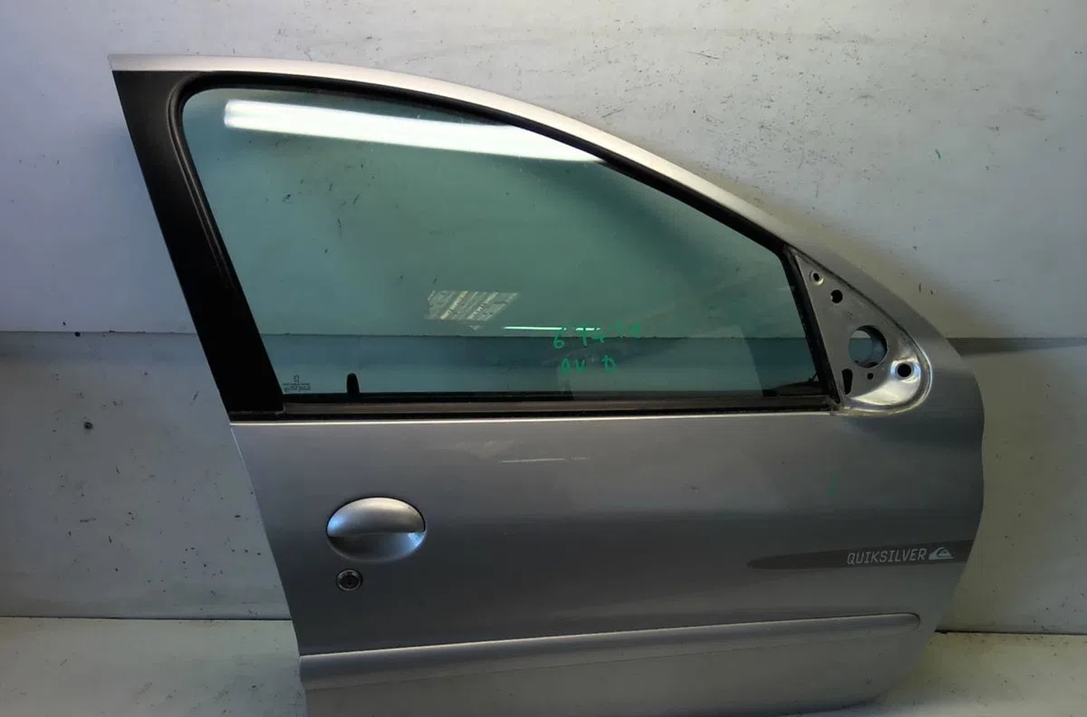 Porte avant droite Peugeot 206 SW (2E-K) 2.0 hdi (2002-2007) occasion
