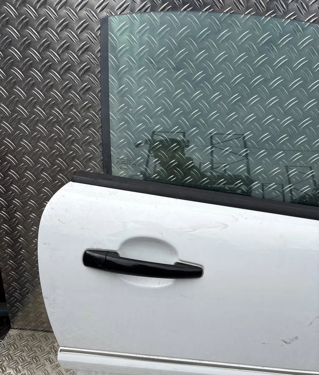 Porte avant droite Peugeot 207 CC (WD_) 1.6 16v (2007-2013) occasion