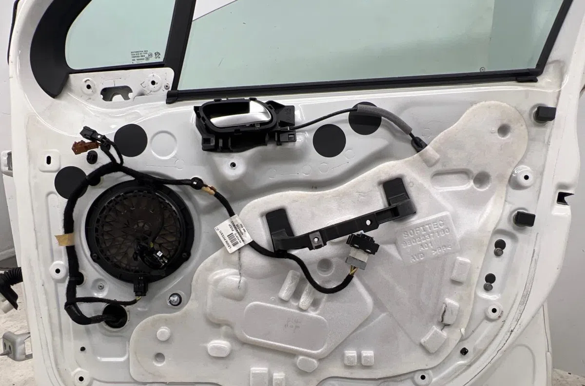 Porte avant droite PEUGEOT 208 1 PHASE 1 occasion