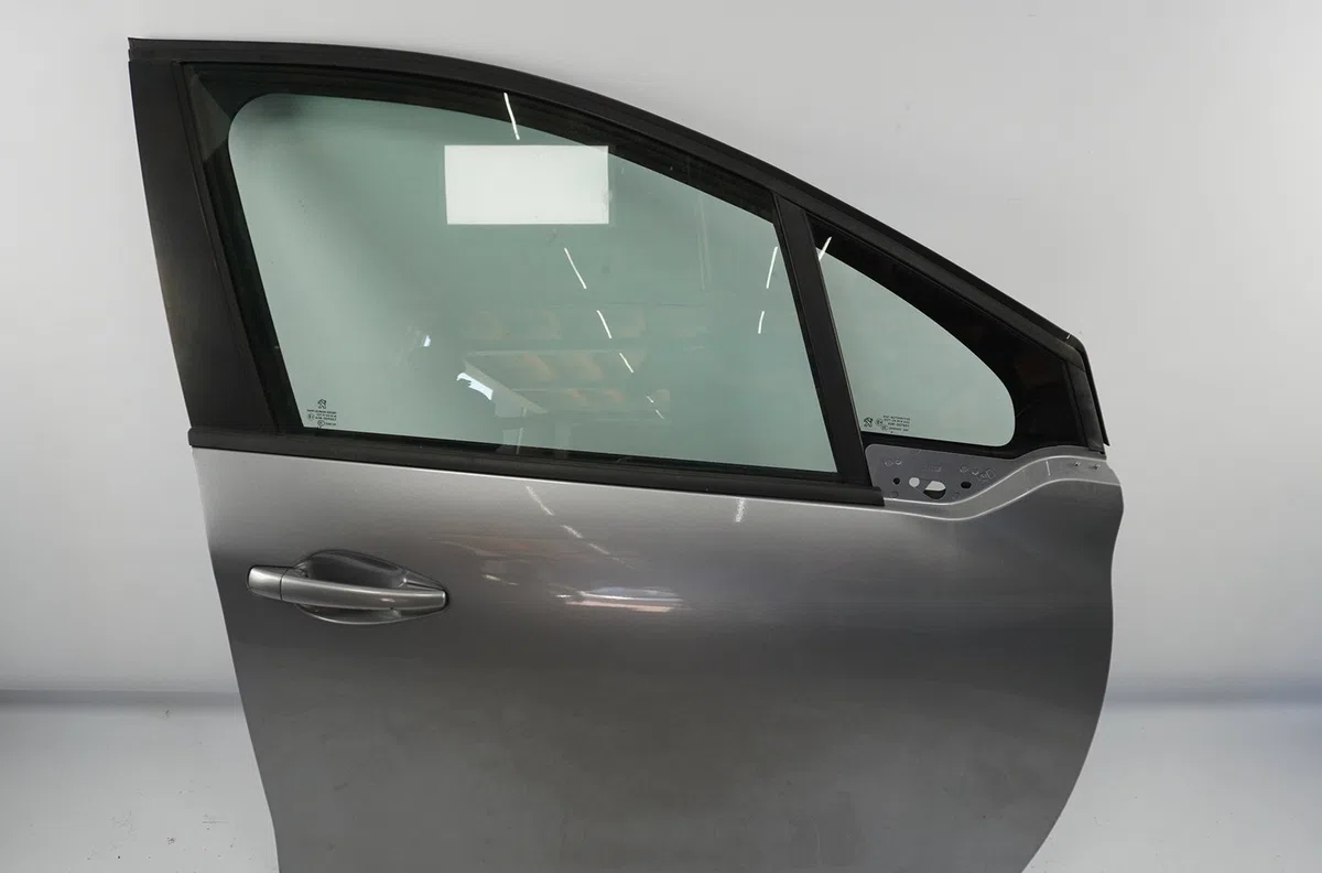 Porte avant droite Peugeot 208 I (CA_, CC_) 1.2 puretech 82 (2018) occasion