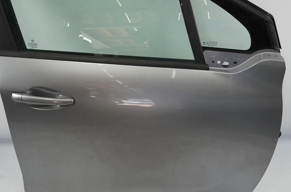 Porte avant droite Peugeot 208 I (CA_, CC_) 1.2 puretech 82 (2018) occasion