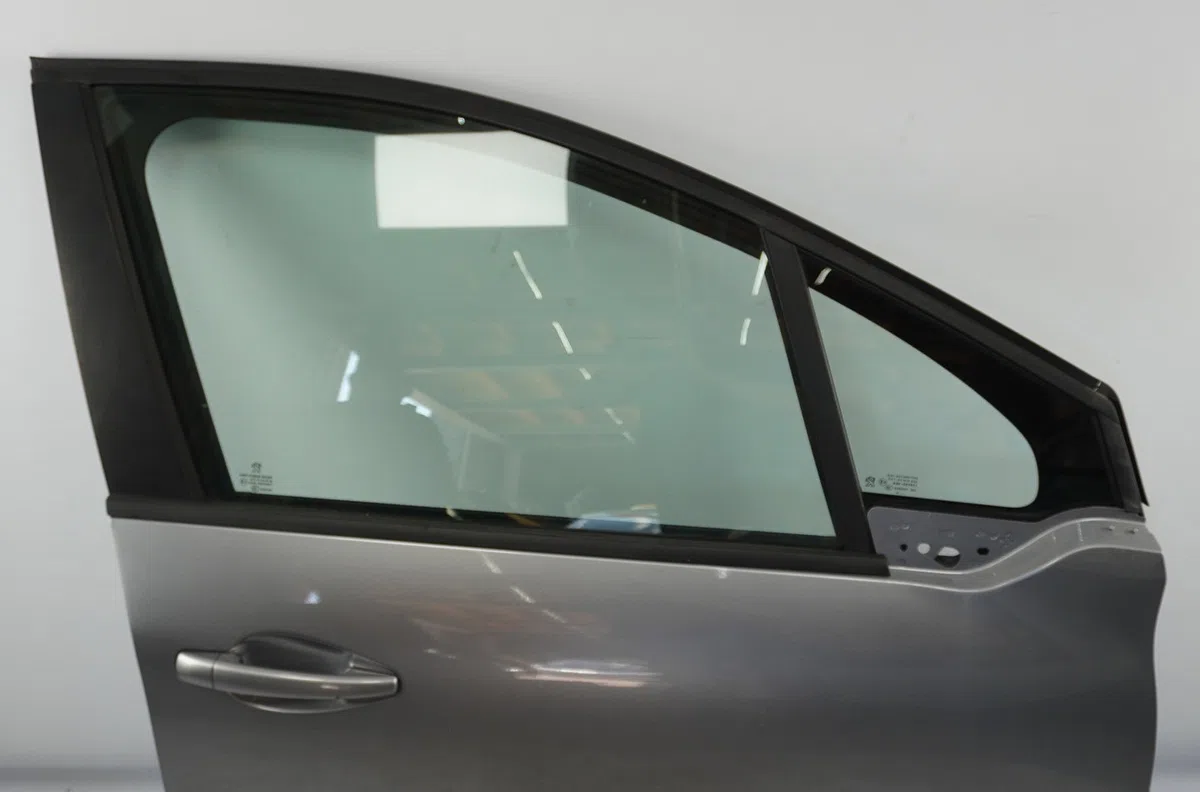 Porte avant droite Peugeot 208 I (CA_, CC_) 1.2 puretech 82 (2018) occasion