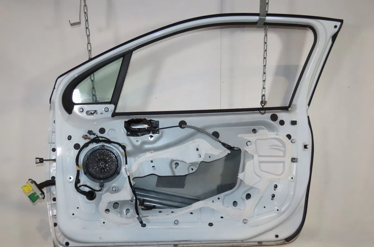 Porte avant droite Peugeot 208 I (CA_, CC_) 1.2 vti 82 (2012) occasion
