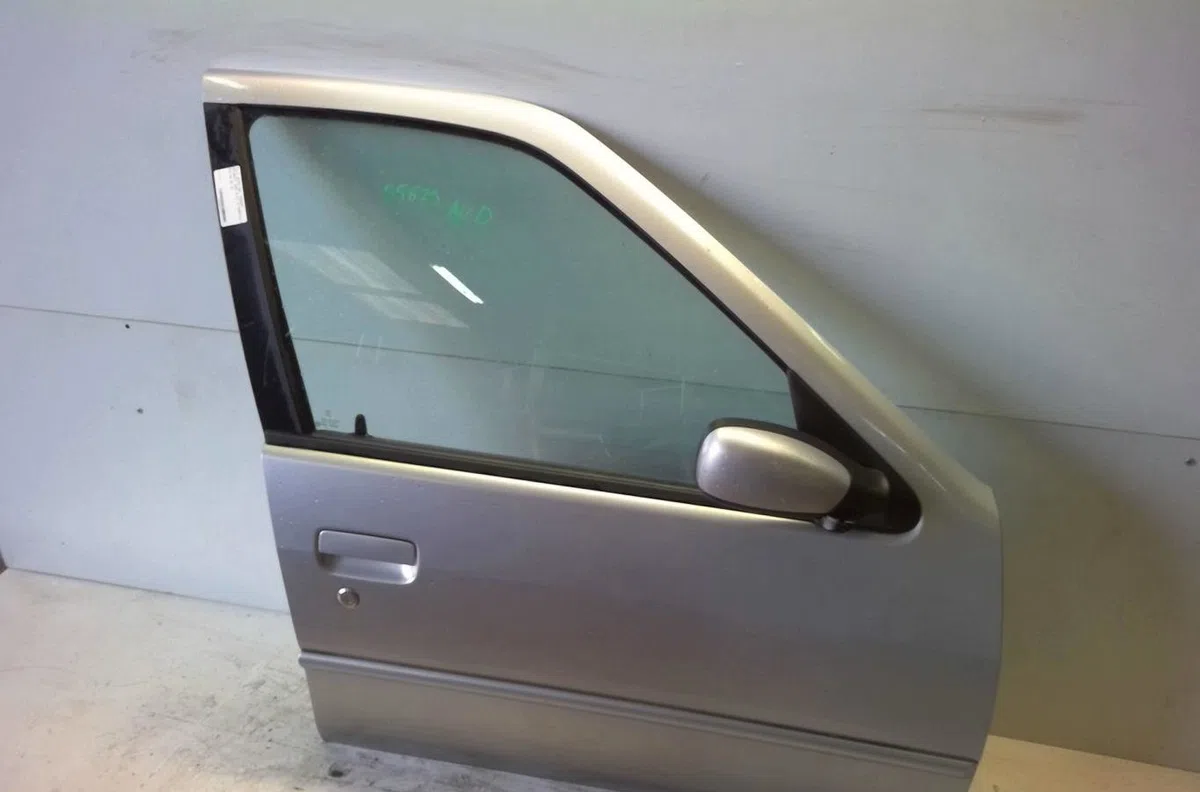 Porte avant droite Peugeot 306 3-5 portes (7A, 7C, N3, N5) 1.6 (1993-2000) occasion