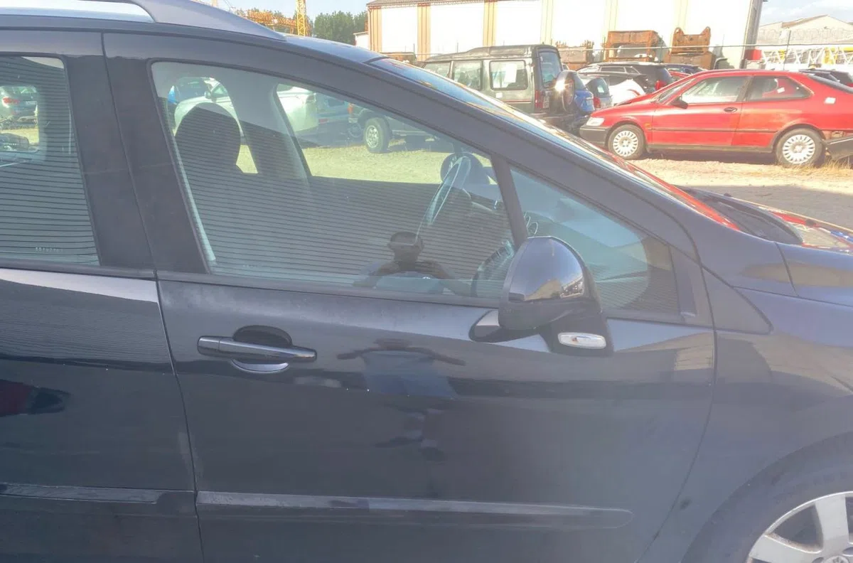 Porte avant droite PEUGEOT 308 1 SW PHASE 1 BREAK occasion