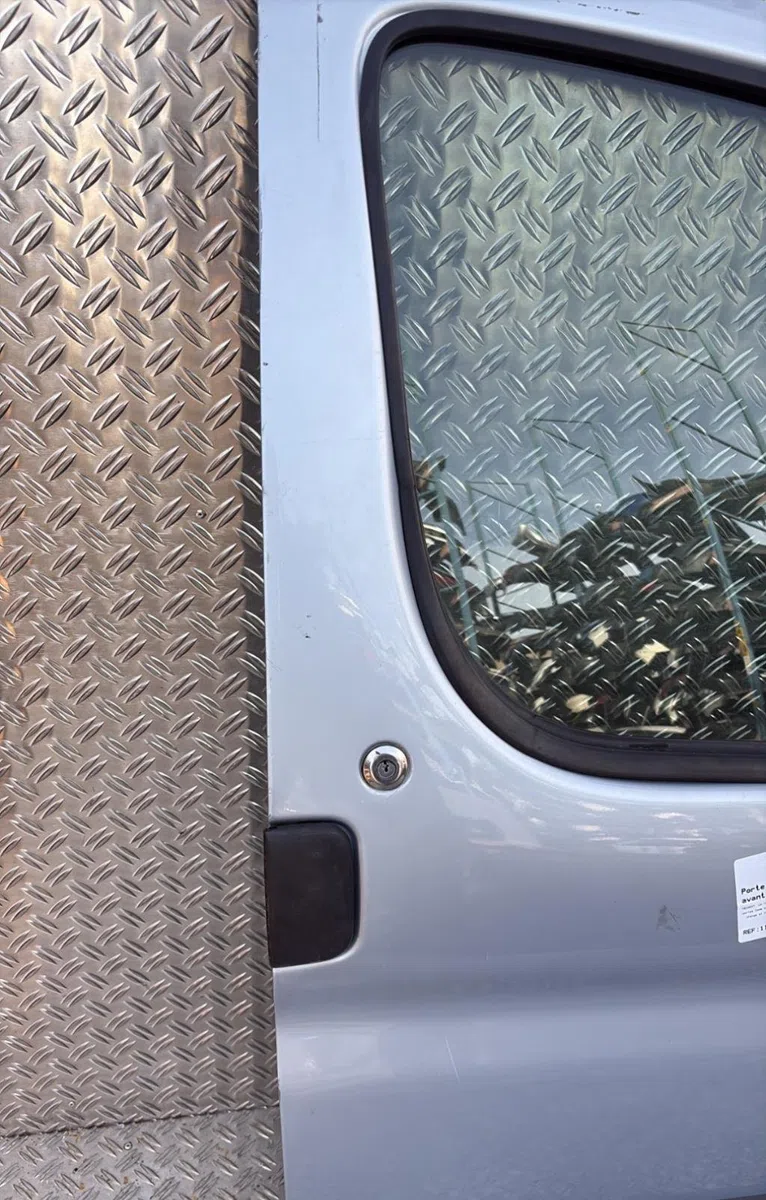 Porte avant droite Peugeot PARTNER Camionnette-Monospace (5_, G_) 1.6 hdi 75 (2005-2008) occasion