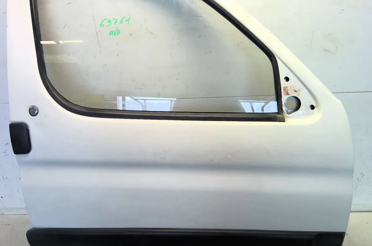 Porte avant droite Peugeot PARTNER Camionnette-Monospace (5_, G_) 1.8 d (1996-2002) occasion