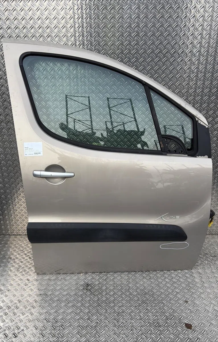 Porte avant droite Peugeot PARTNER TEPEE 1.6 hdi 16v (2008) 5 portes occasion
