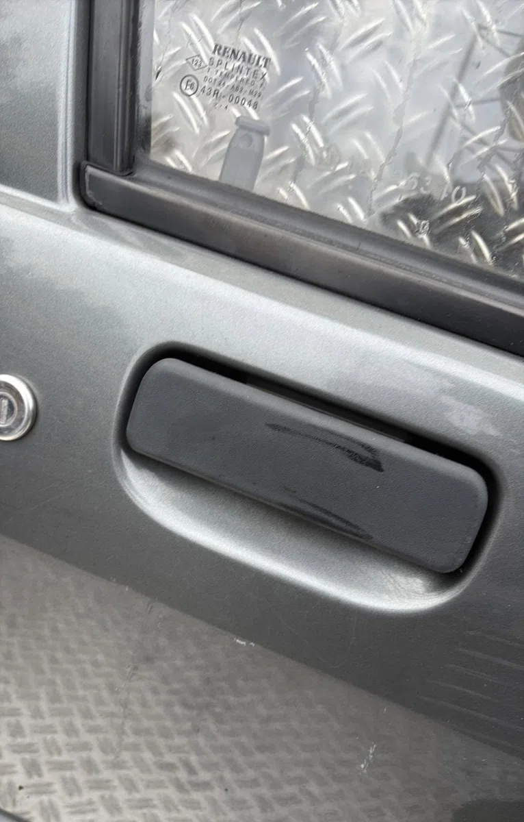 Porte avant droite Renault CLIO I (B-C57_, 5-357_) 1.4 (b-c57t, b-c57y) (1991-1998) occasion