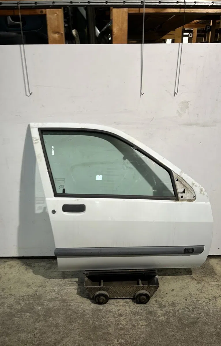 Porte avant droite Renault CLIO I (B-C57_, 5-357_) 1.9 d (b-c-s576, b-c-s57l) (1991-1998) occasion