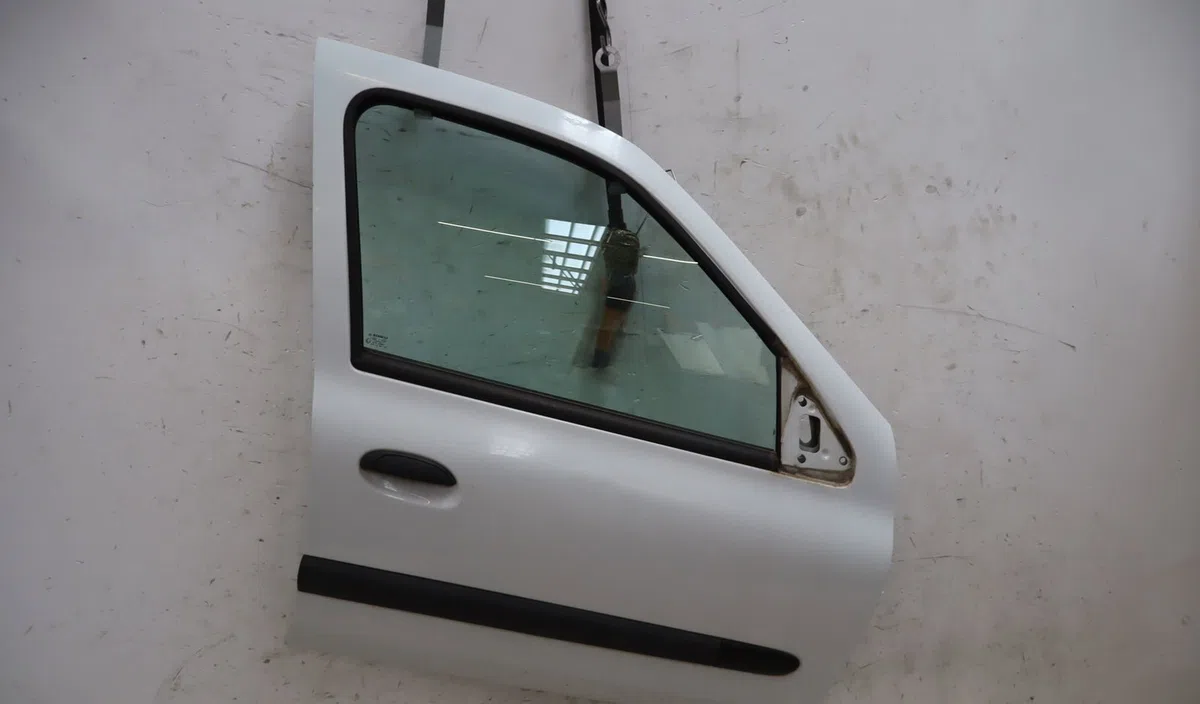 Porte avant droite Renault CLIO II (BB_, CB_) 1.5 dci (b-cb3m) (2005-2010) 3 portes occasion
