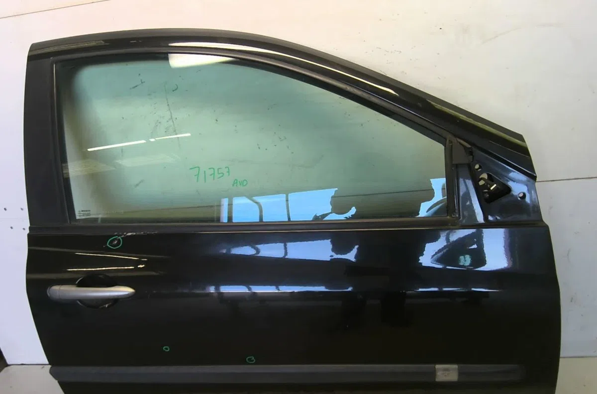 Porte avant droite Renault CLIO III (BR0-1, CR0-1) 1.2 16v (br0p, cr0p) (2007-2014) occasion