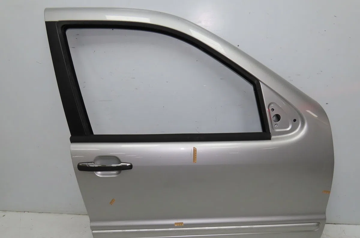 Porte avant droite Renault CLIO III (BR0-1, CR0-1) 1.5 dci (2010-2014) 3 portes occasion