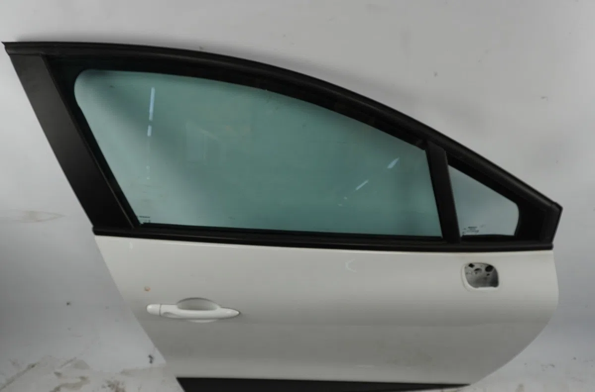 Porte avant droite Renault CLIO IV (BH_) 1.2 16v (2012) occasion
