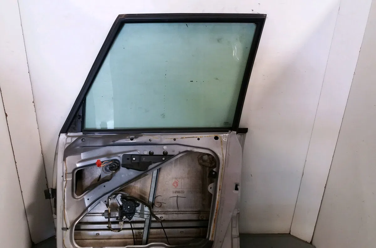 Porte avant droite Renault ESPACE III (JE0_) 2.2 dci (je0k) (2000-2002) 5 portes occasion