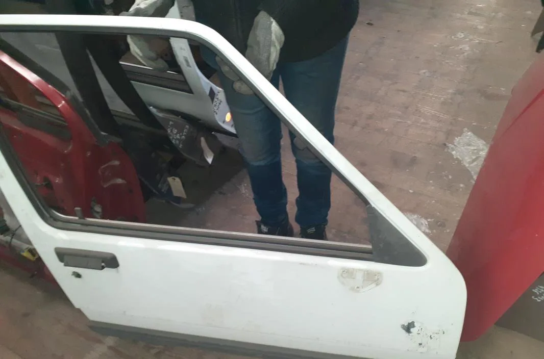 Porte avant droite Renault EXPRESS Camionnette-Monospace (F40_, G40_) 1.6 d (f404) (1986-1998) occasion