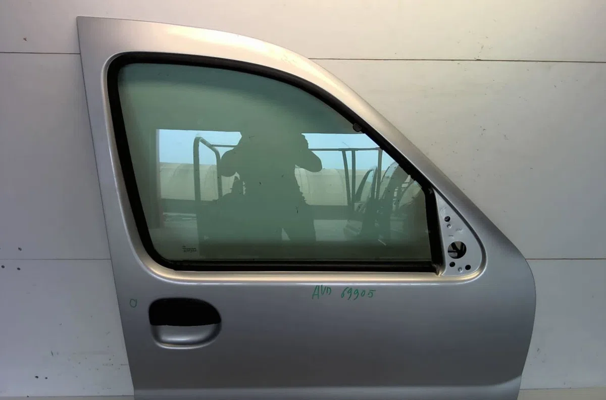 Porte avant droite Renault KANGOO (KC0-1_) 1.6 16v (2001) occasion