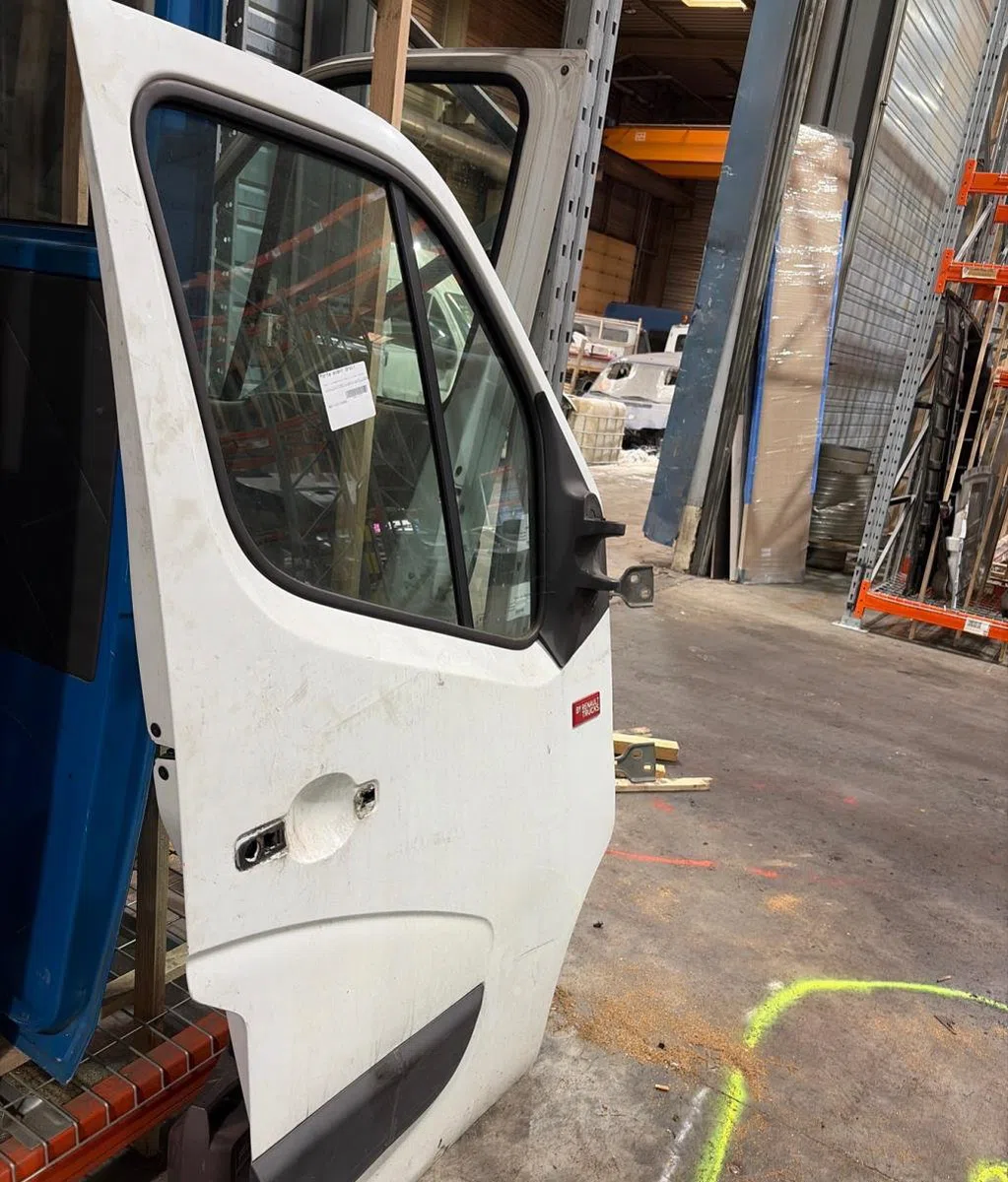 Porte avant droite Renault MASTER III Camionnette (FV) 2.3 dci 170 fwd (fv0l) (2015) occasion