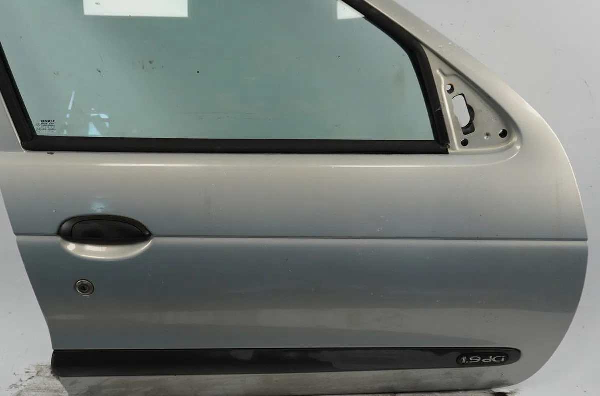 Porte avant droite Renault MEGANE I Break (KA0-1_) 1.9 dci (ka05, ka1f) (2001-2003) occasion