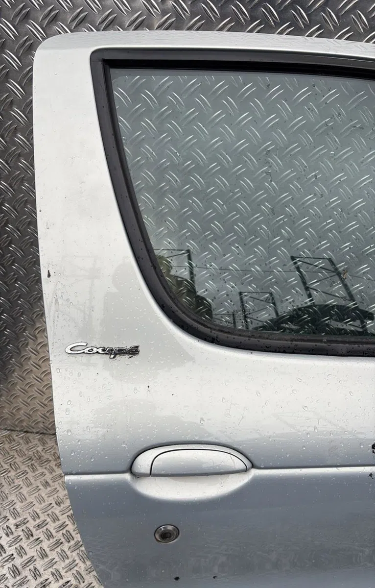 Porte avant droite Renault MEGANE I Coupé (DA0-1_) 1.6 e (da0f) (1996-1999) occasion