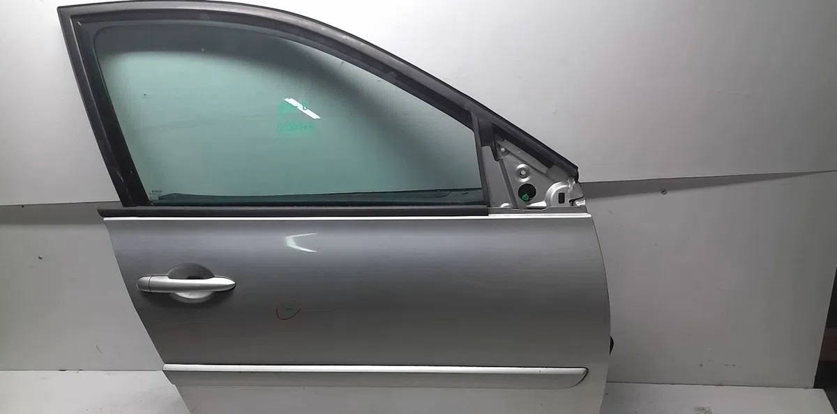 Porte avant droite Renault MEGANE II (BM0-1_, CM0-1_) 1.5 dci (bm1e, cm1e) (2005-2008) occasion