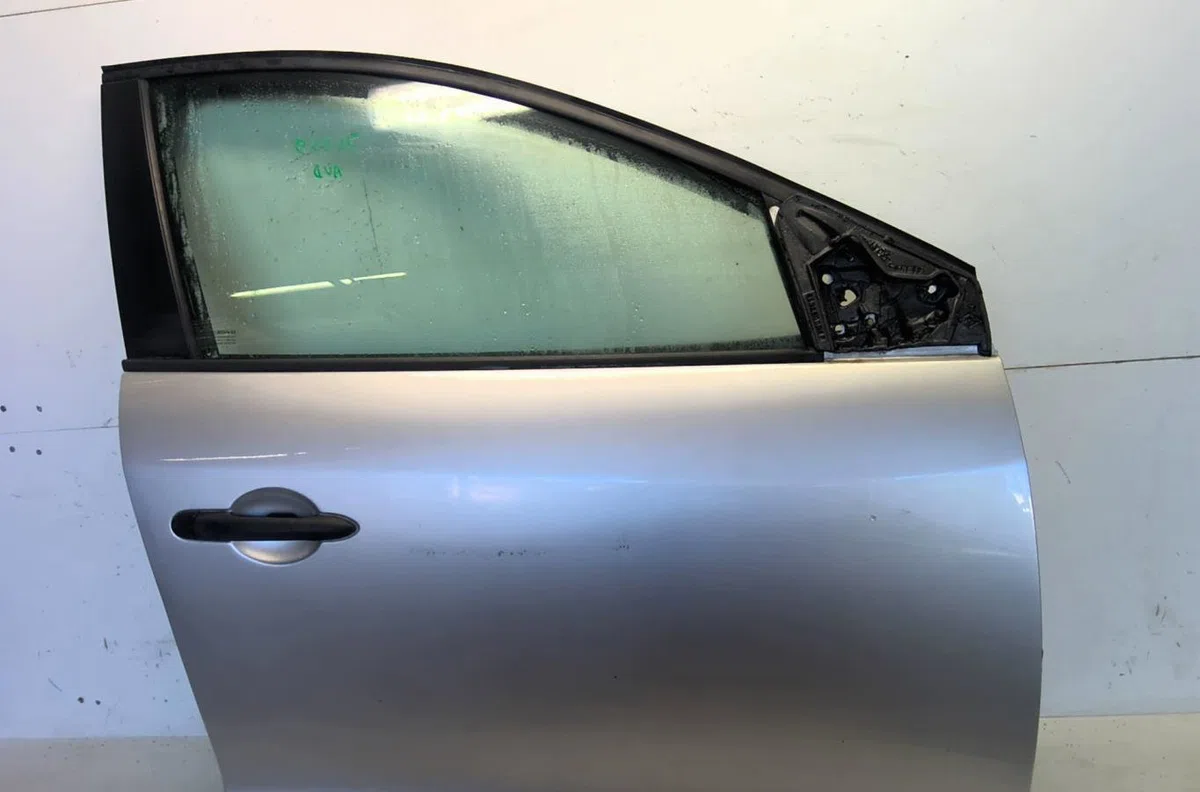 Porte avant droite Renault MEGANE III 3-5 portes (BZ0-1_, B3_) 1.5 dci (bz09, bz0d, bz1w, bz29, bz14) (2009) 5 portes oc
