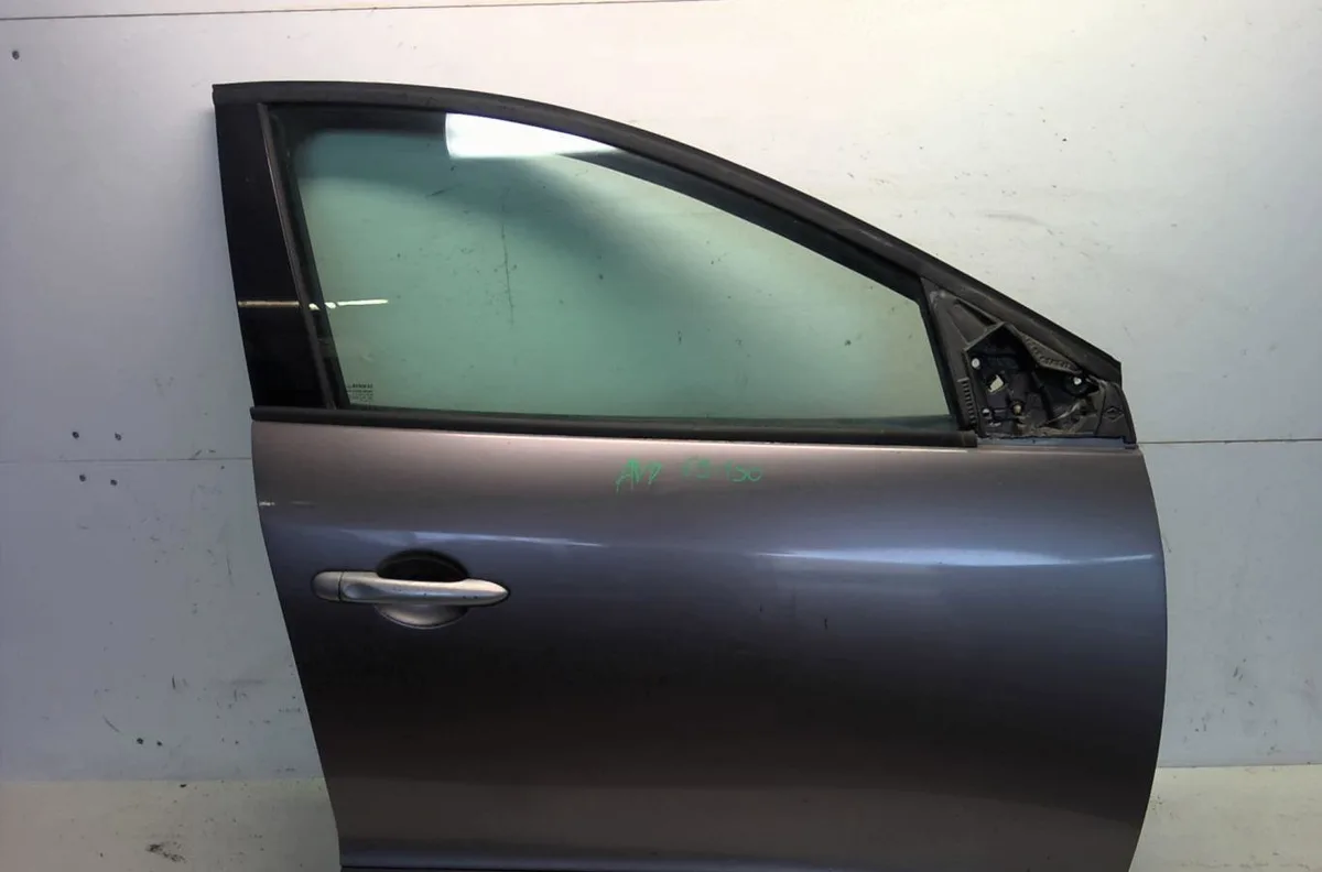 Porte avant droite Renault MEGANE III 3-5 portes (BZ0-1_, B3_) 1.6 16v hi-flex (bz03) (2008-2015) occasion