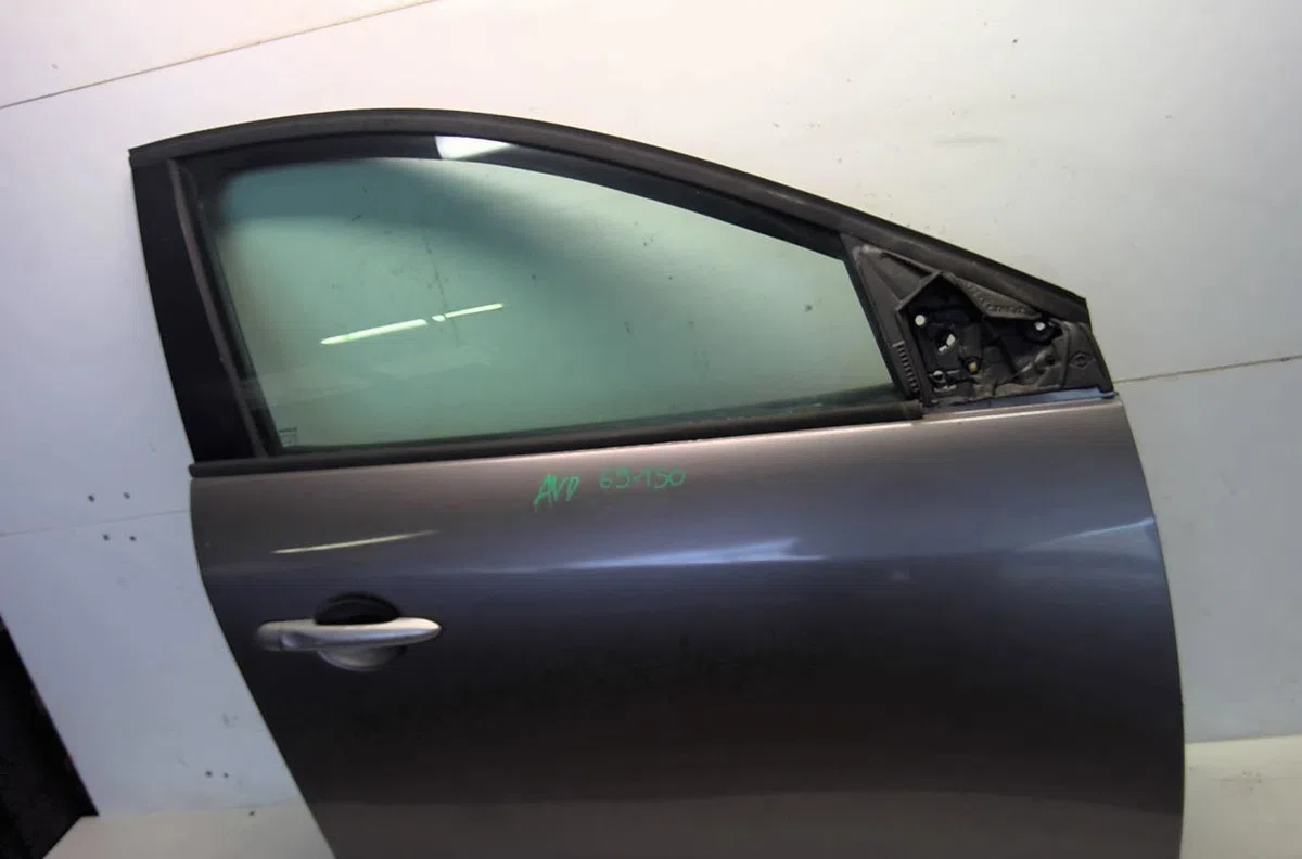 Porte avant droite Renault MEGANE III 3-5 portes (BZ0-1_, B3_) 1.6 16v hi-flex (bz03) (2008-2015) occasion