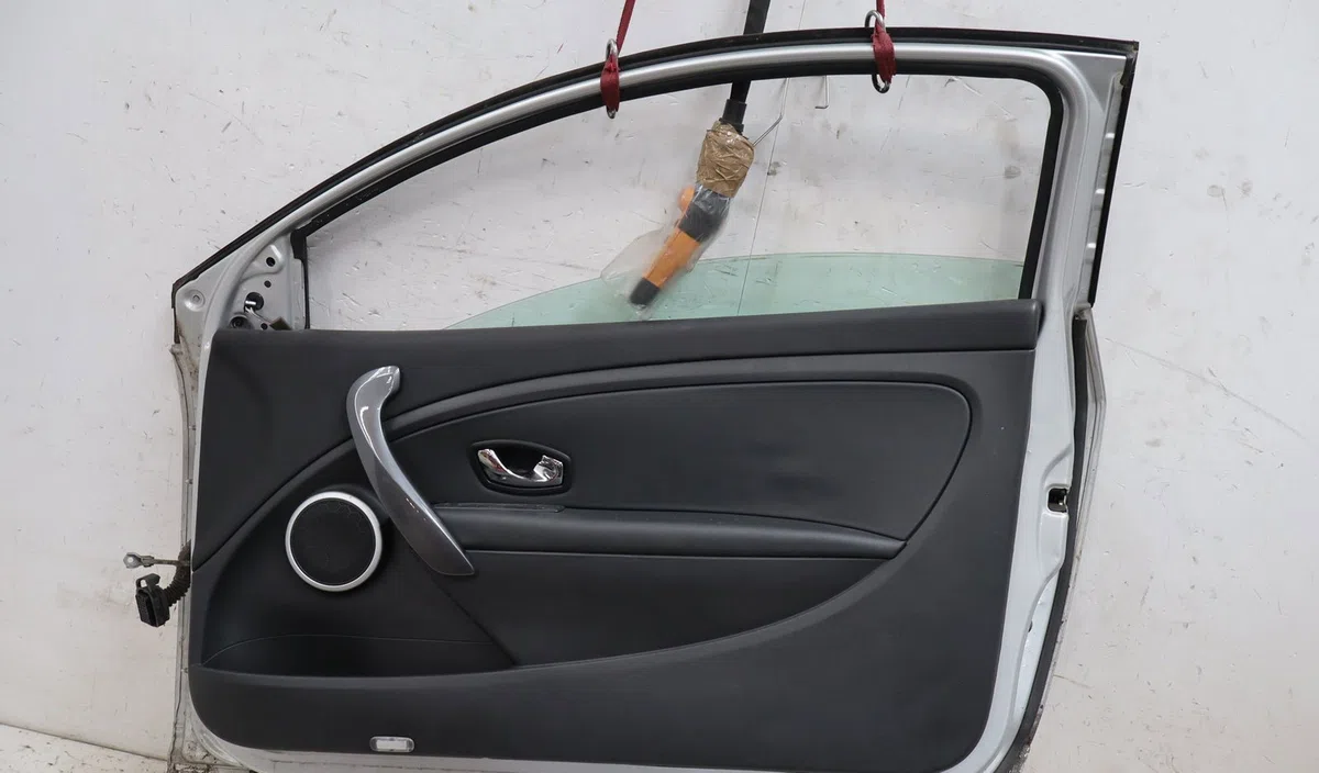 Porte avant droite Renault MEGANE III Coupé (DZ0-1_) 1.5 dci (dz09, dz0d, dz1f, dz1g, dz14, dz29) (2009-2015) 3 portes o