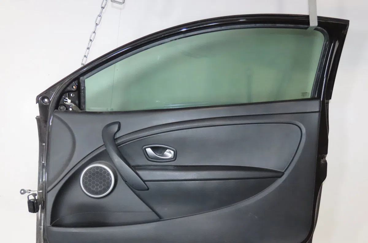Porte avant droite Renault MEGANE III Coupé (DZ0-1_) 1.5 dci (dz0b) (2009) occasion