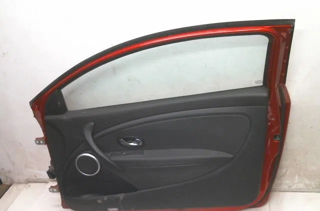Porte avant droite Renault MEGANE III Coupé (DZ0-1_) 2.0 r.s. (2008) occasion