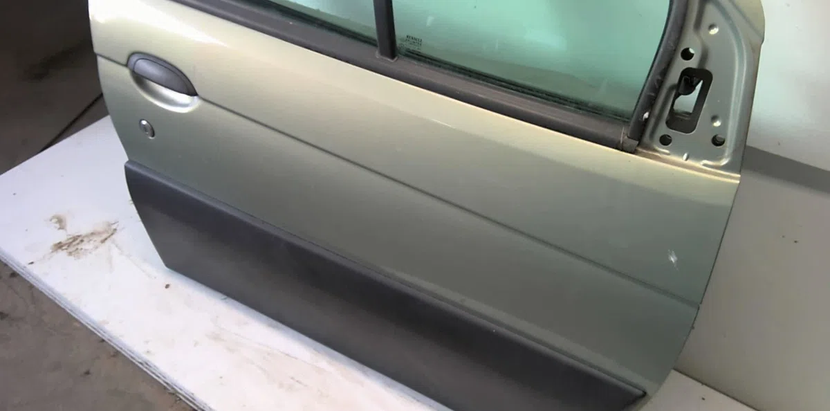 Porte avant droite Renault SCÉNIC I Monospace (JA0-1_, FA0_) 1.9 dci rx4 (2000-2003) occasion