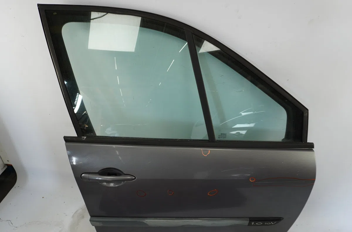 Porte avant droite Renault SCÉNIC II (JM0-1_) 1.6 (jm0c, jm0j, jm1b) (2003-2006) 5 portes occasion