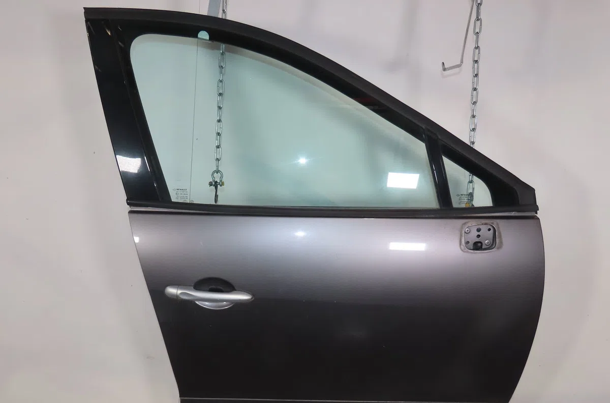 Porte avant droite Renault SCÉNIC III (JZ0-1_) 1.5 dci (2009) 5 portes occasion