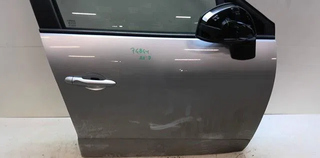 Porte avant droite Renault SCÉNIC III (JZ0-1_) 1.5 dci (jz02, jz0r) (2010) occasion