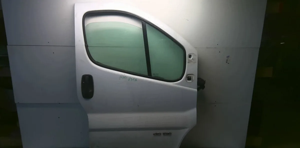 Porte avant droite Renault TRAFIC II Camionnette (FL) 2.5 dci 135 (fl0d) (2003-2006) occasion