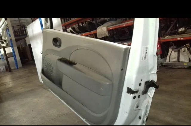 Porte avant droite Renault TWINGO II (CN0_) 1.2 (cn0d) (2007-2014) 3 portes occasion