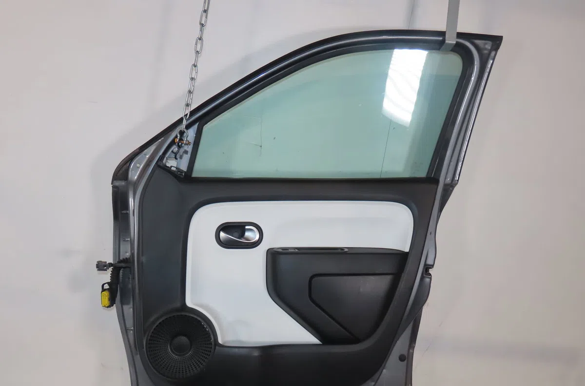 Porte avant droite Renault TWINGO III (BCM_, BCA_) 0.9 tce 90 (2014) 5 portes occasion