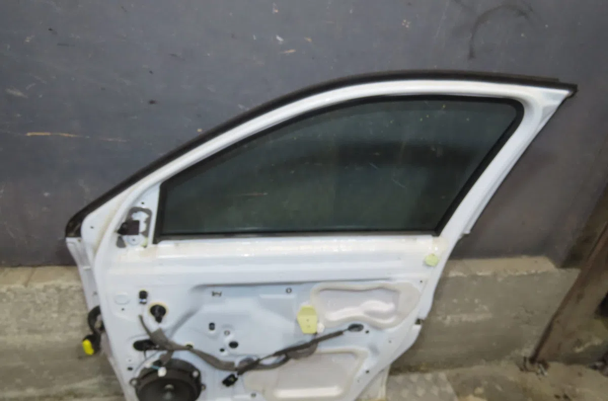 Porte avant droite Renault TWINGO III (BCM_, BCA_) 1.0 sce 70 (2014) 5 portes occasion