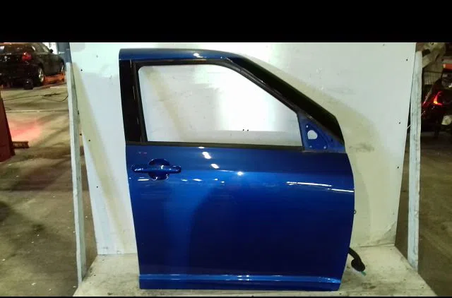 Porte avant droite Suzuki SWIFT III (MZ, EZ) 1.3 ddis (rs 413d) (2005) occasion