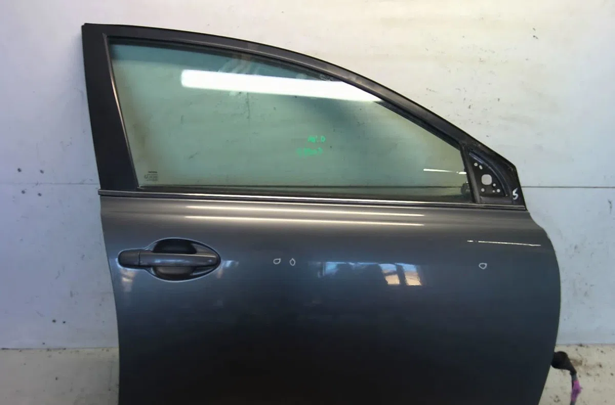 Porte avant droite Toyota AVENSIS (_T25_) 1.8 (zzt251_) (2003-2008) occasion