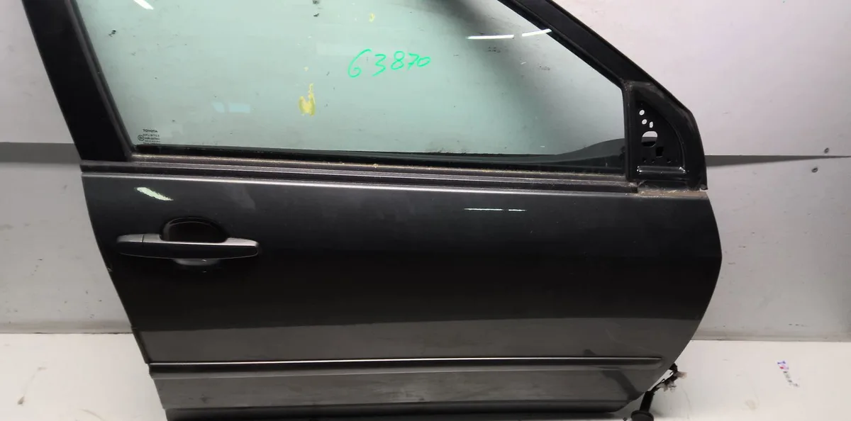 Porte avant droite Toyota COROLLA (_E12_) 1.4 vvt-i (zze120_) (2001-2007) occasion