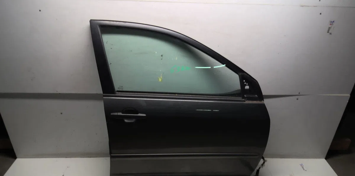 Porte avant droite Toyota COROLLA (_E12_) 1.4 vvt-i (zze120_) (2001-2007) occasion