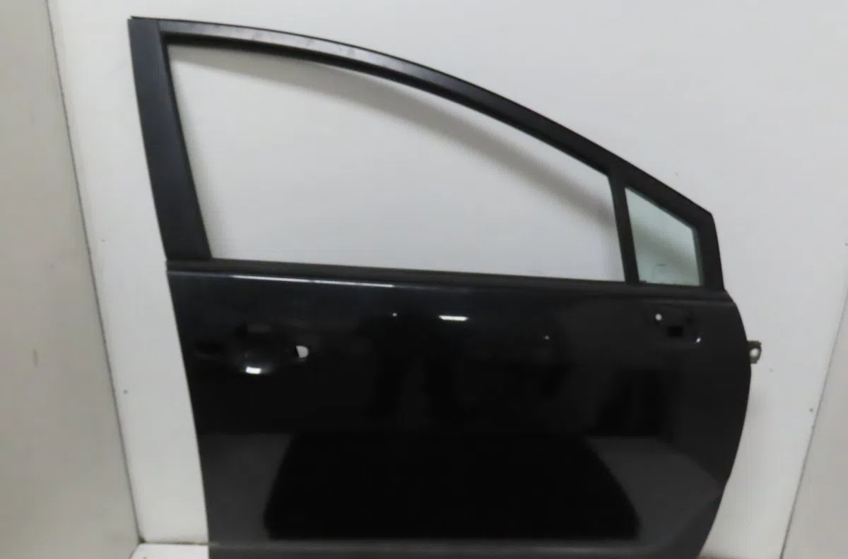 Porte avant droite Toyota COROLLA Verso (ZER_, ZZE12_, R1_) 2.2 d-4d (aur10_) (2005-2009) 5 portes occasion