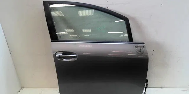 Porte avant droite Toyota VERSO (_R2_) 2.0 d-4d (aur20_) (2009-2018) occasion
