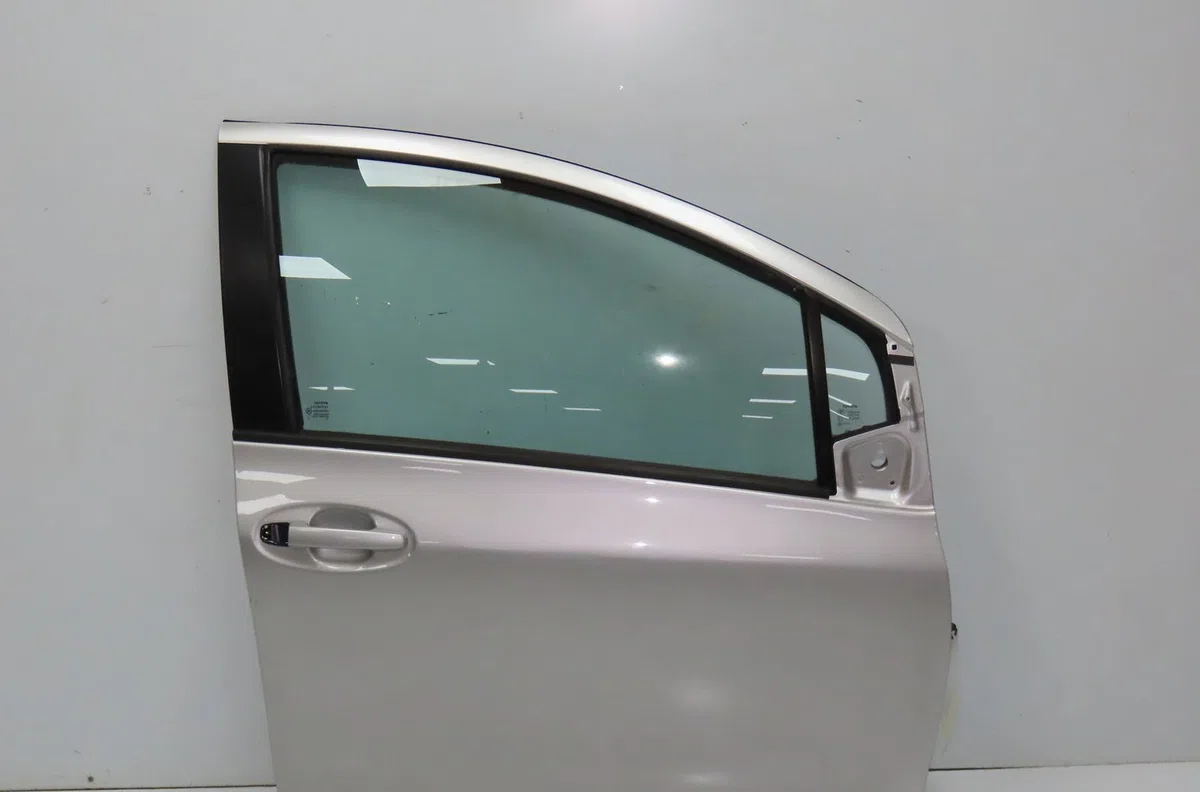 Porte avant droite Toyota YARIS (_P9_) 1.0 vvt-i (ksp90_) (2005-2011) 5 portes occasion