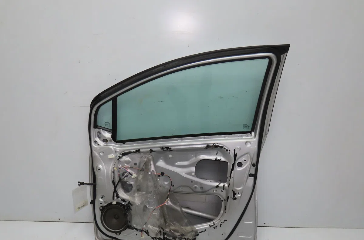 Porte avant droite Toyota YARIS (_P9_) 1.0 vvt-i (ksp90_) (2005-2011) 5 portes occasion