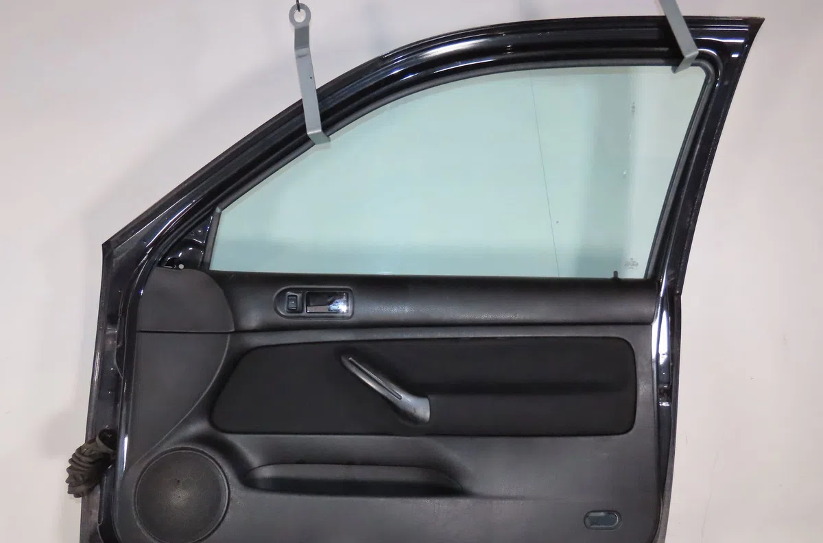 Porte avant droite Volkswagen GOLF IV (1J1) 1.9 tdi (1997-2004) 3 portes occasion