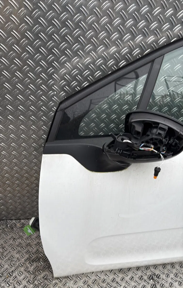 Porte avant gauche Citroen C3 III (SX) 1.2 vti 82 (2016) occasion